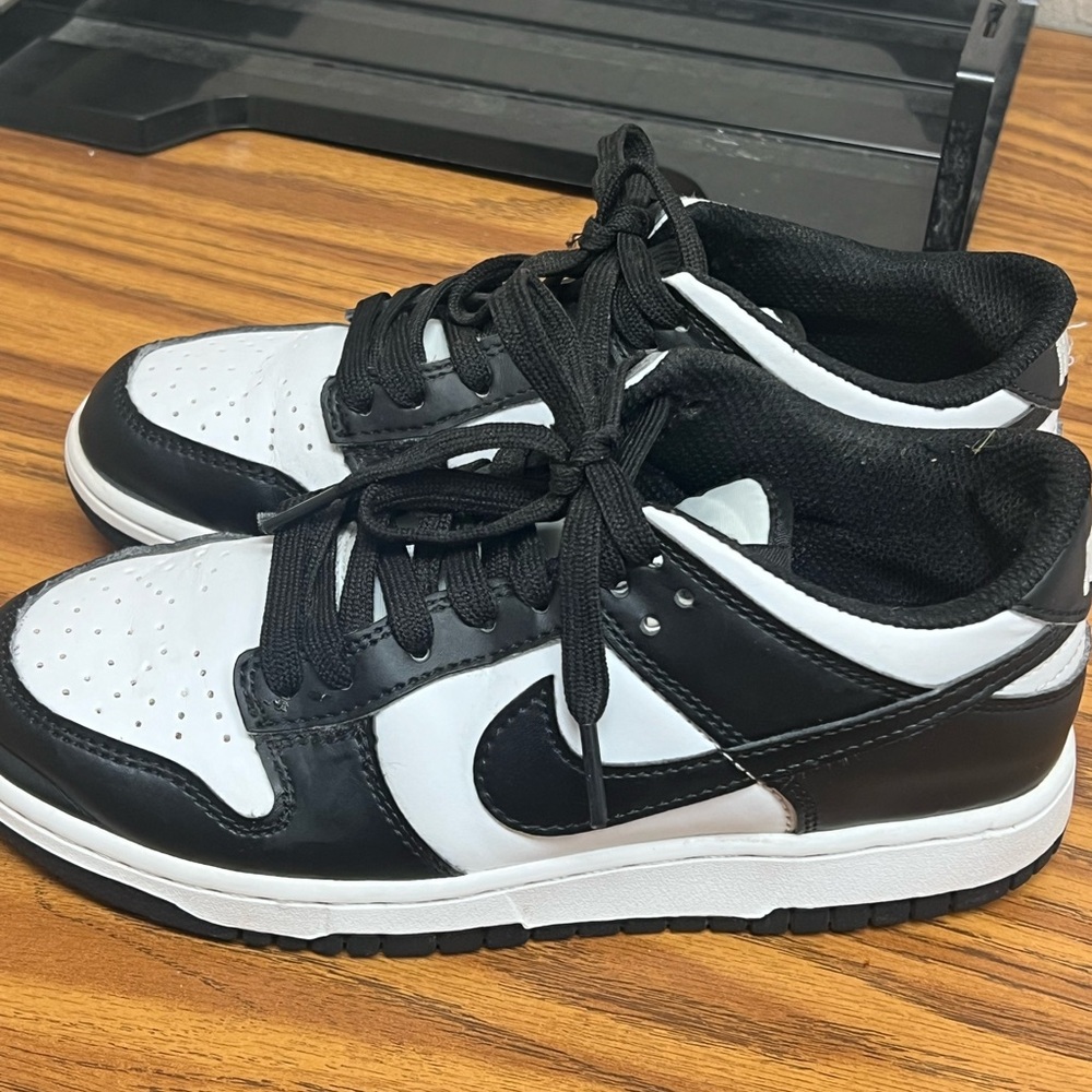 Nike Panda Dunks